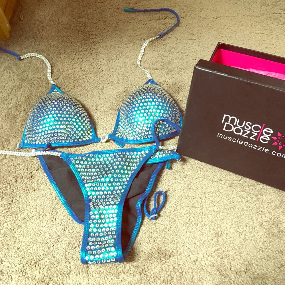 Muscle dazzle bikini never worn
